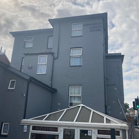 Abingdon Lodge & Suit Ryde  Exterior photo