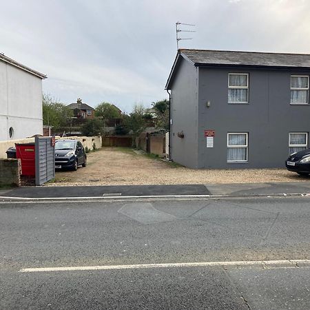 Abingdon Lodge & Suit Ryde  Exterior photo