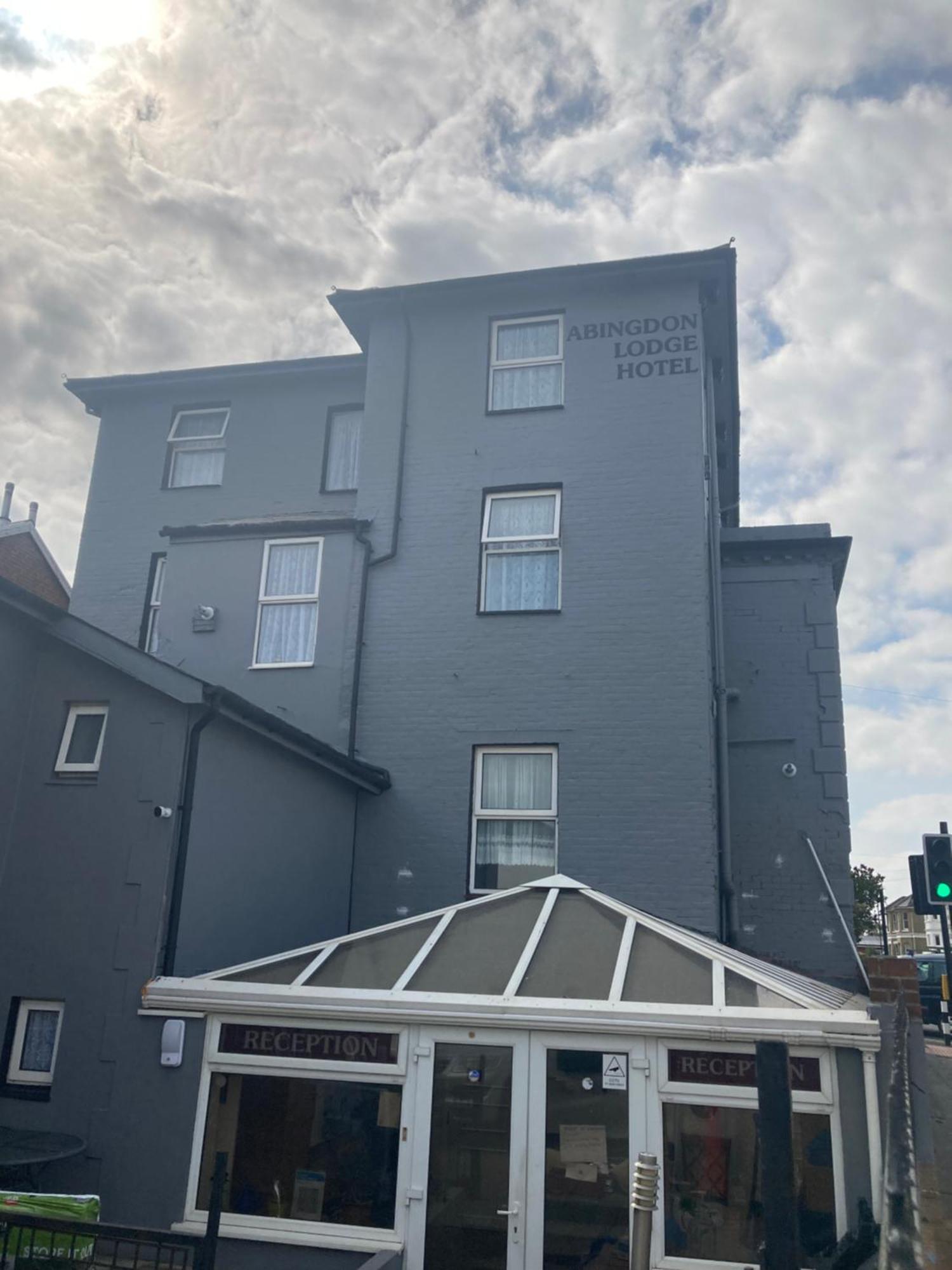 Abingdon Lodge & Suit Ryde  Exterior photo